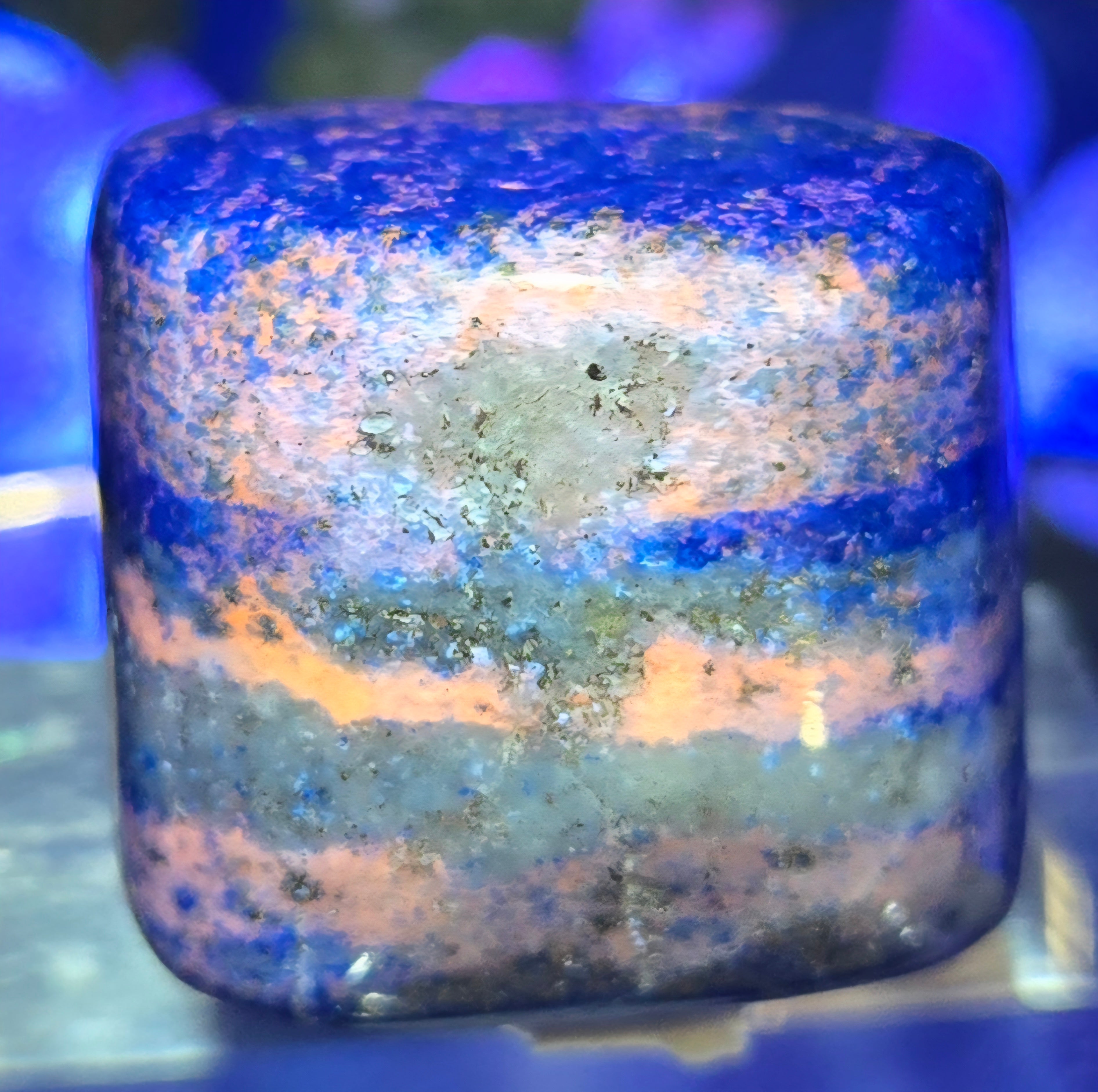 LAPIS LAZULI PALMSTONE