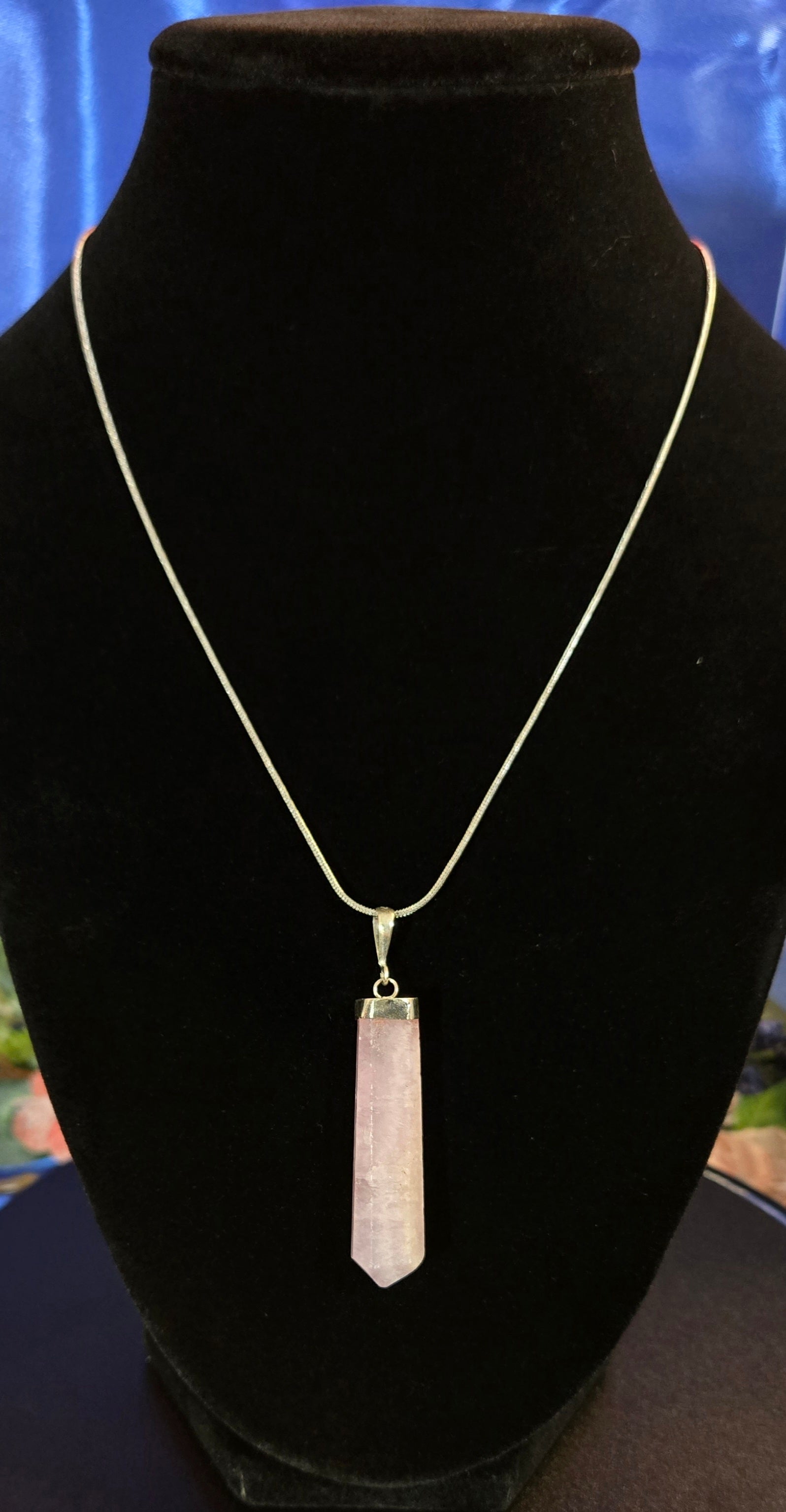 MONGANO CALCITE NECKLACE