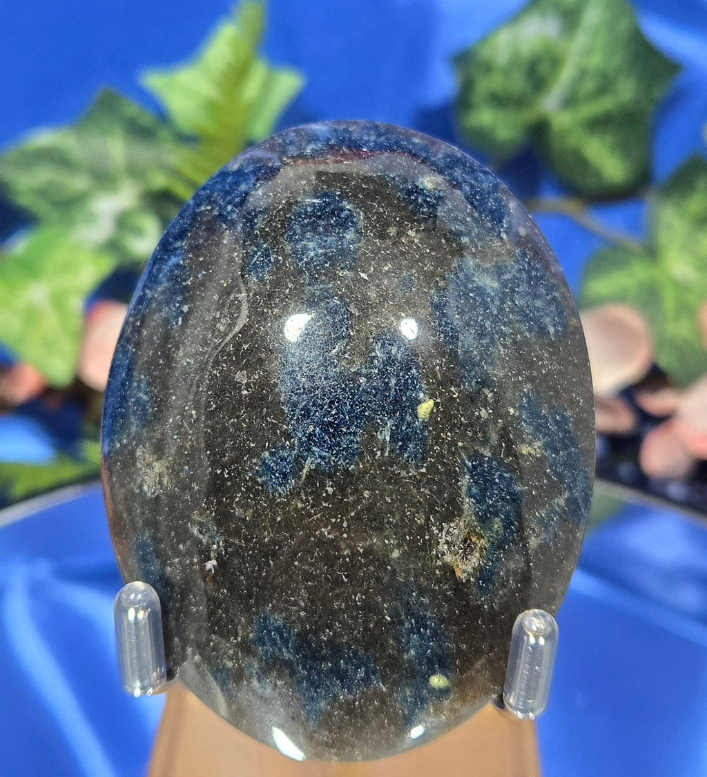 BLUE APATITE PALM STONE