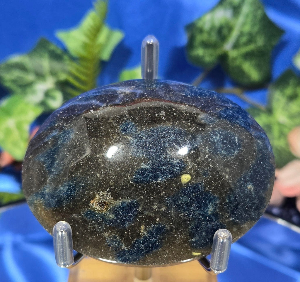 BLUE APATITE PALM STONE