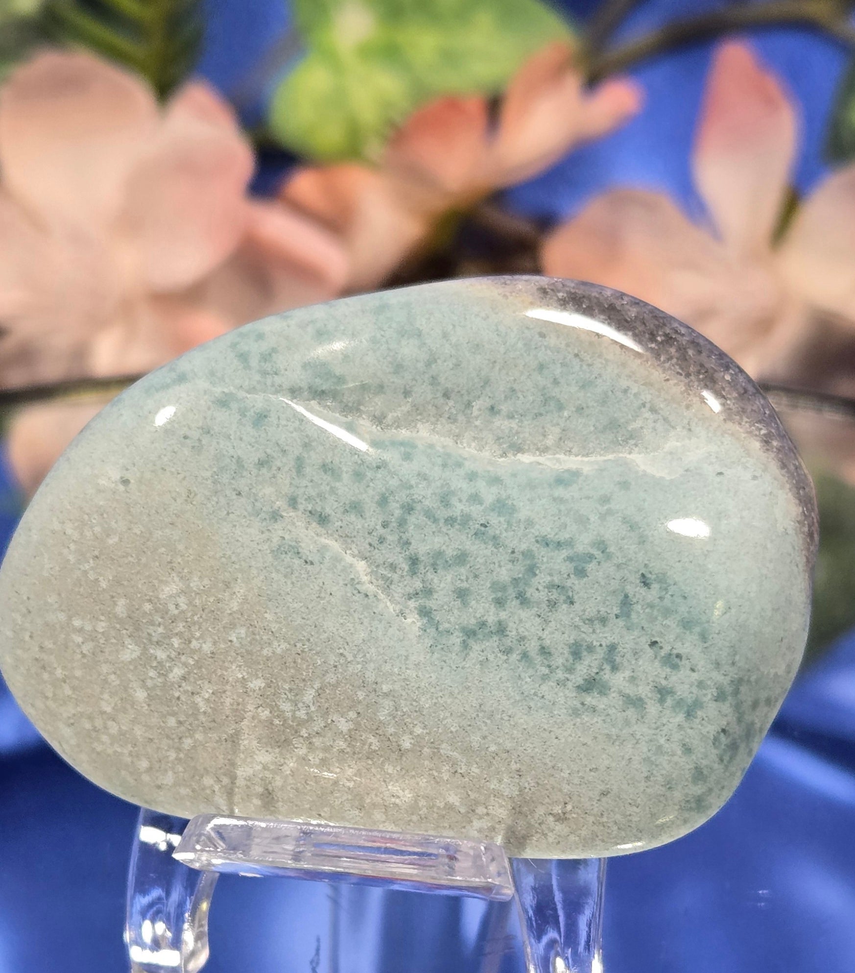 TROLLEITE PALM STONE