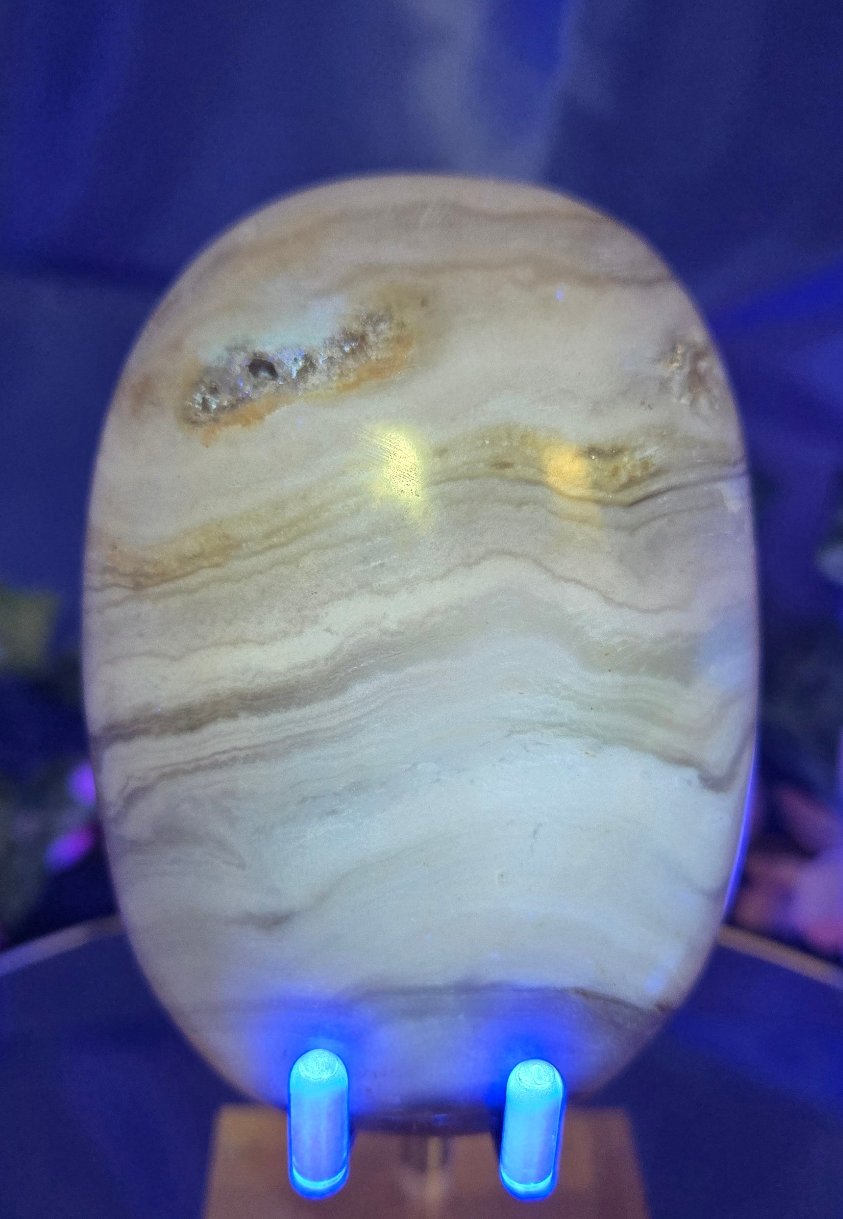 BANDED CALCITE PALM STONE