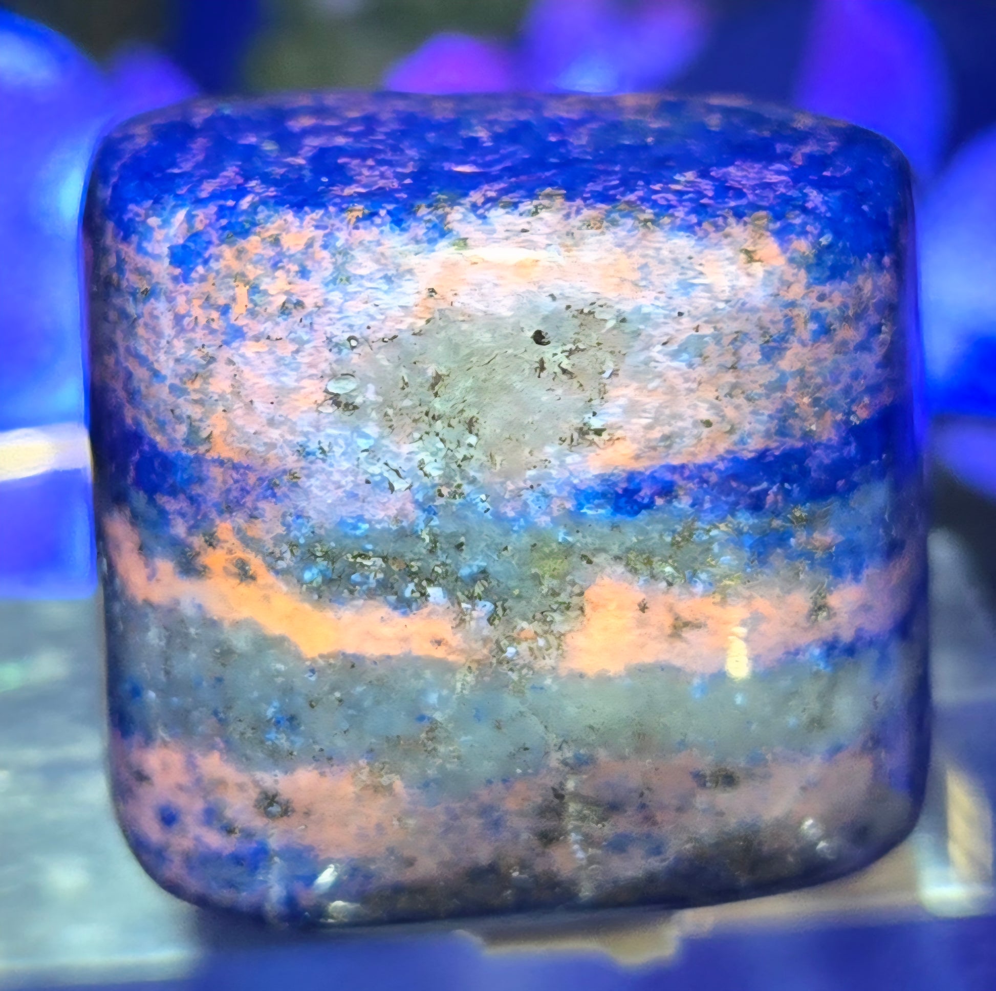 LAPIS LAZULI PALMSTONE