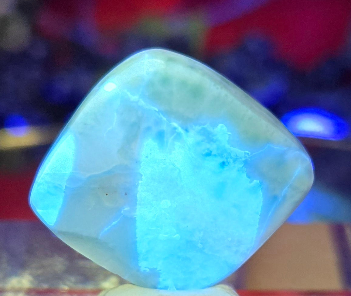 LARIMAR CABOCHON