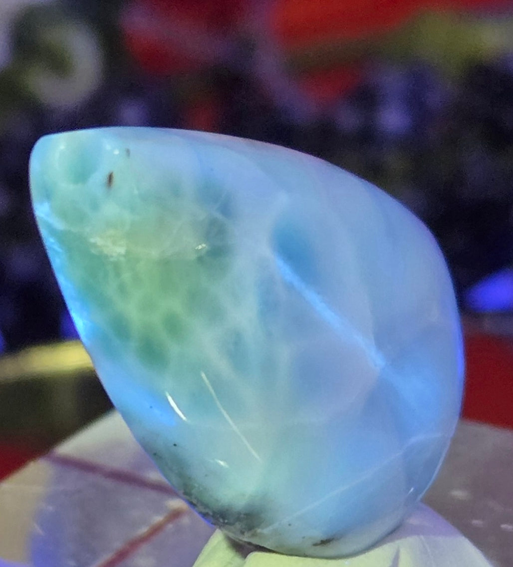 LARIMAR CABOCHON
