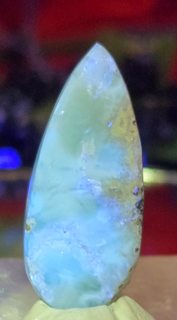 LARIMAR CABOCHON