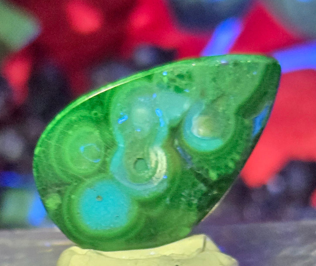 MALACHITE CABOCHON