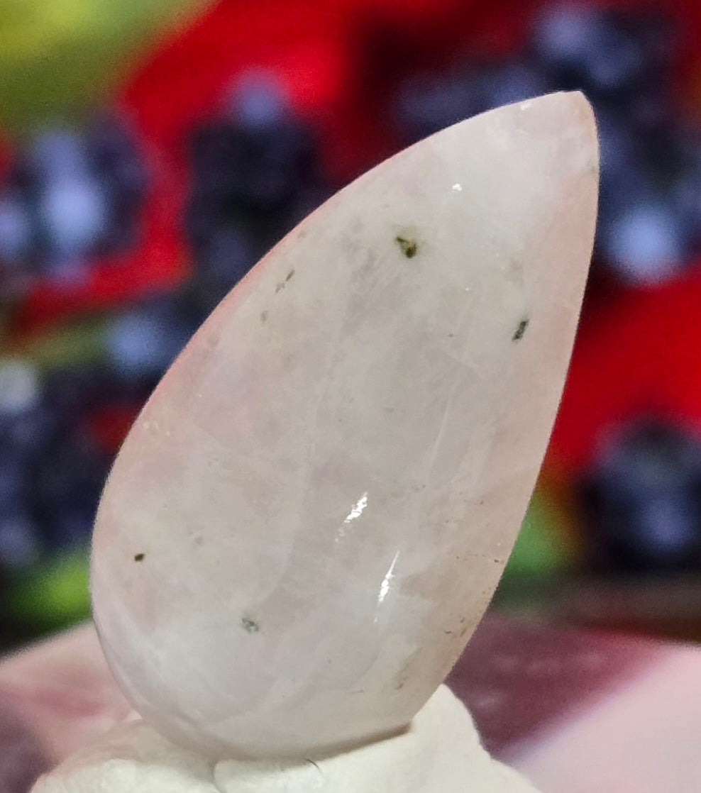 MOONSTONE CABOCHON
