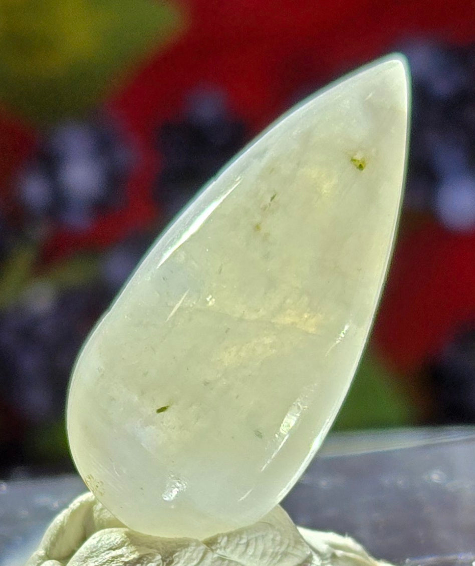 MOONSTONE CABOCHON