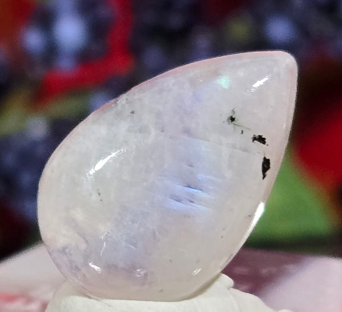 MOONSTONE CABOCHON