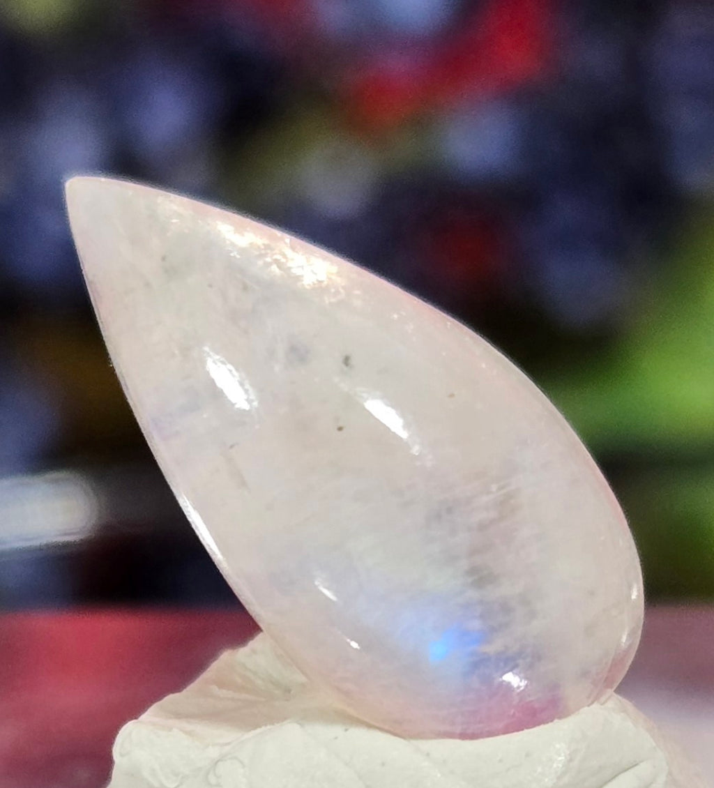MOONSTONE CABOCHON