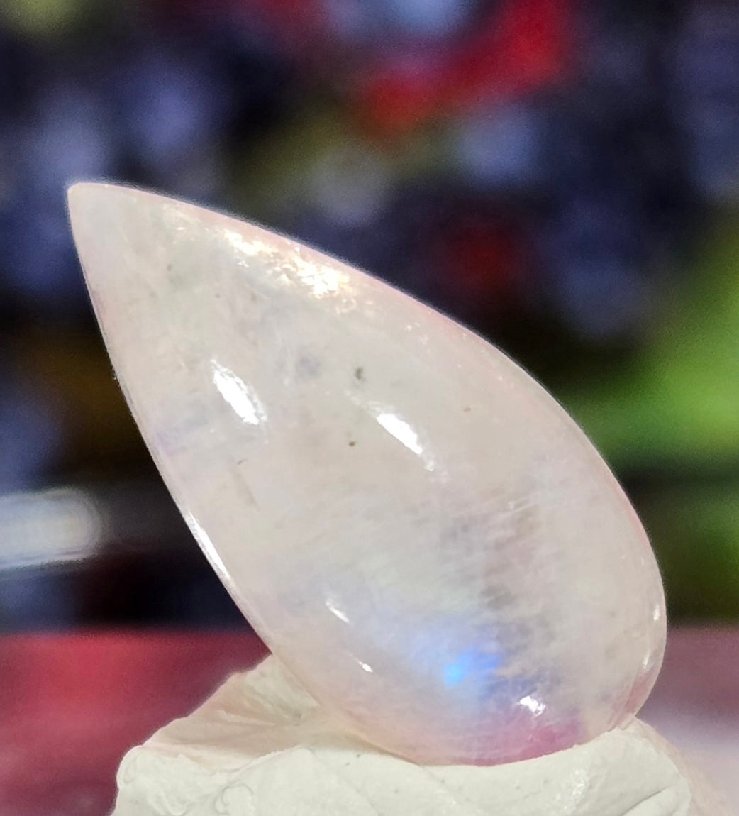 MOONSTONE CABOCHON