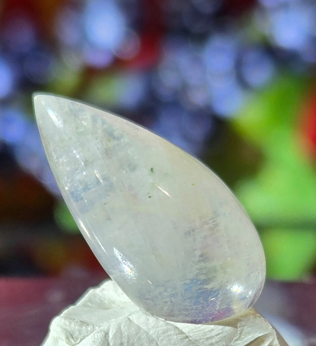 MOONSTONE CABOCHON