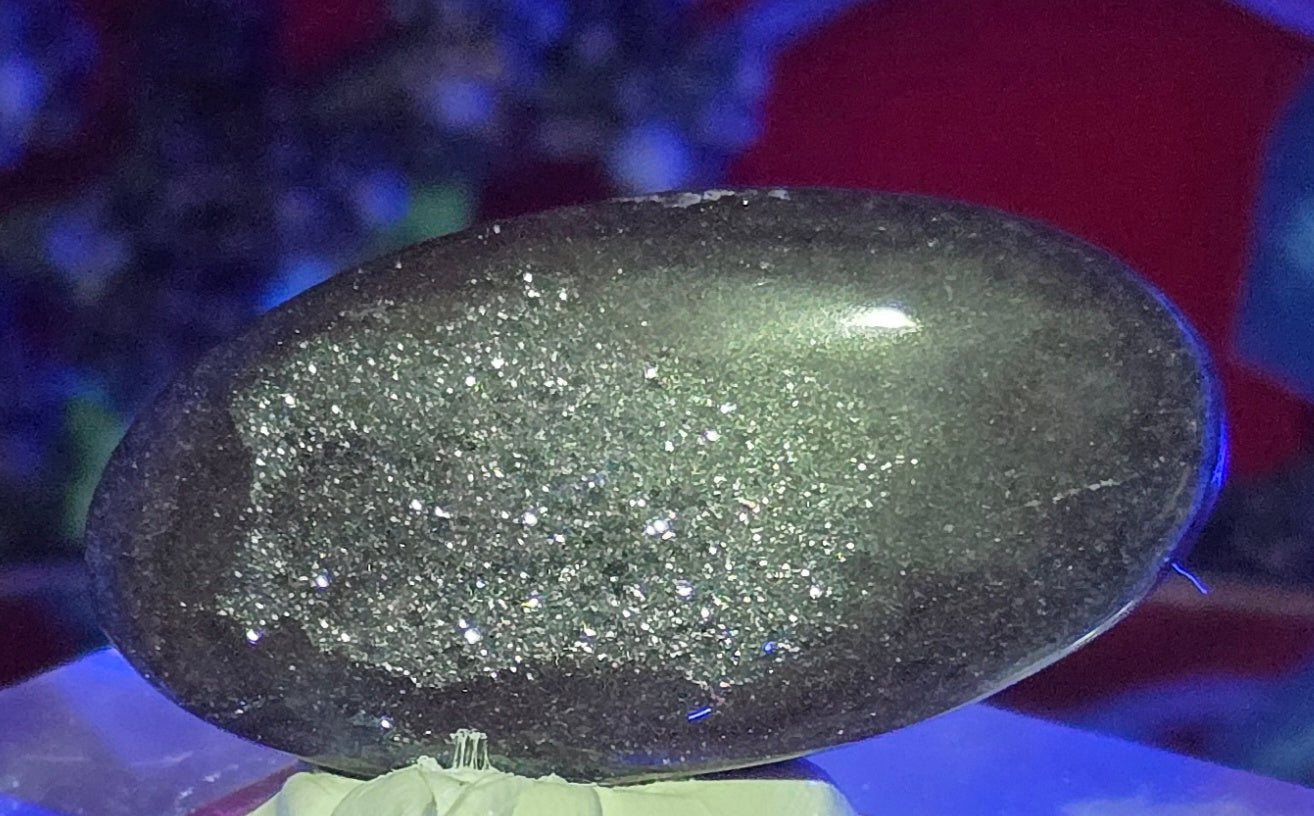 HEMATITE CABOCHON