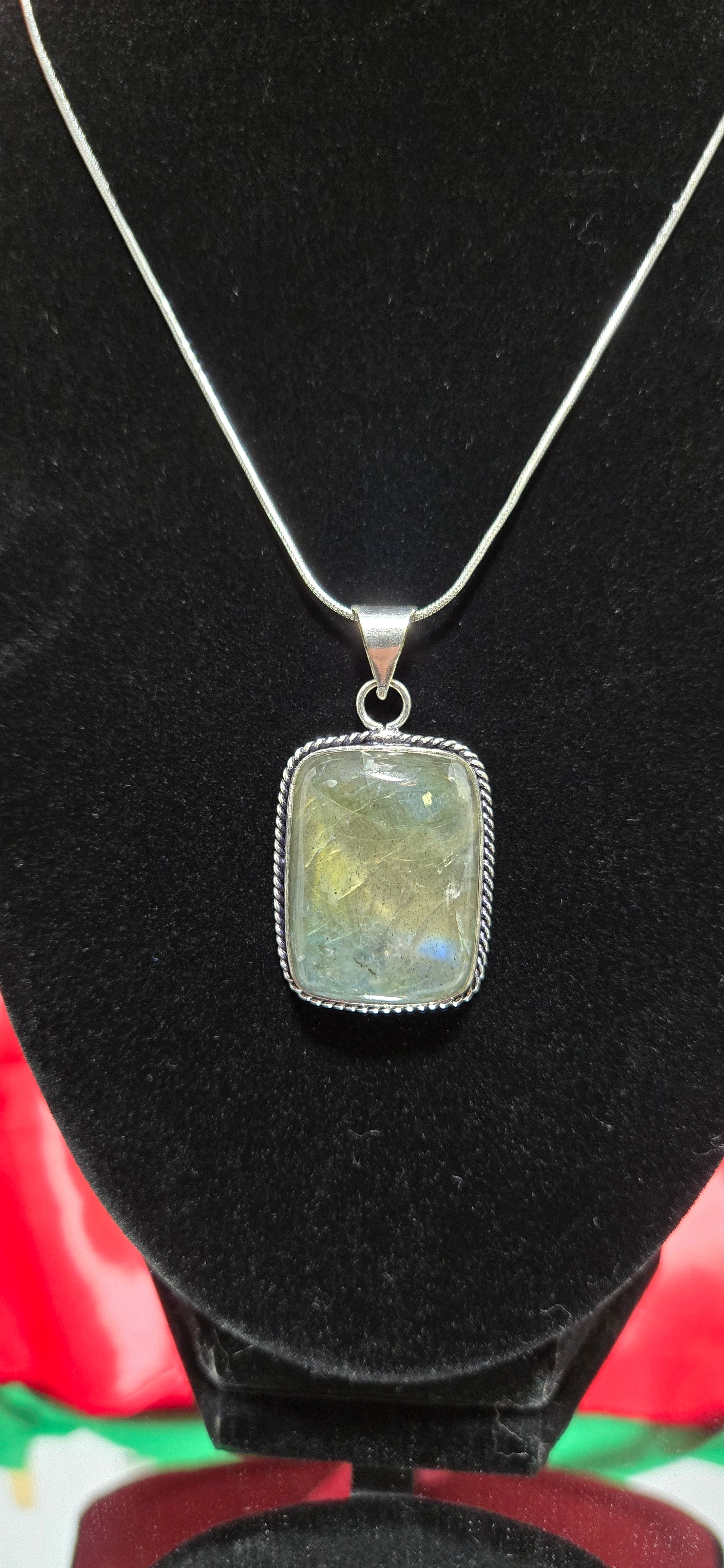 LABRADORITE PENDANT