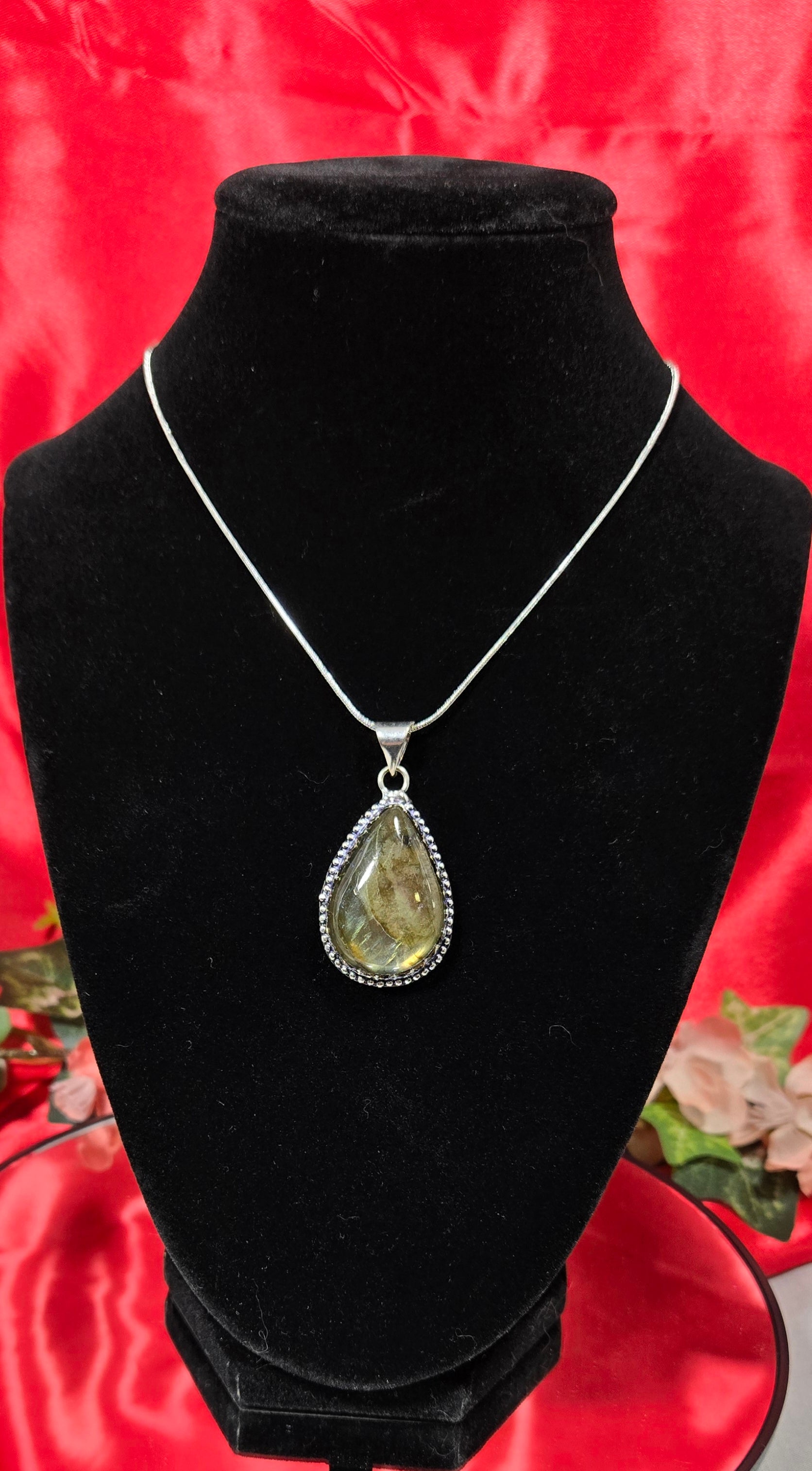 LABRADORITE PENDANT