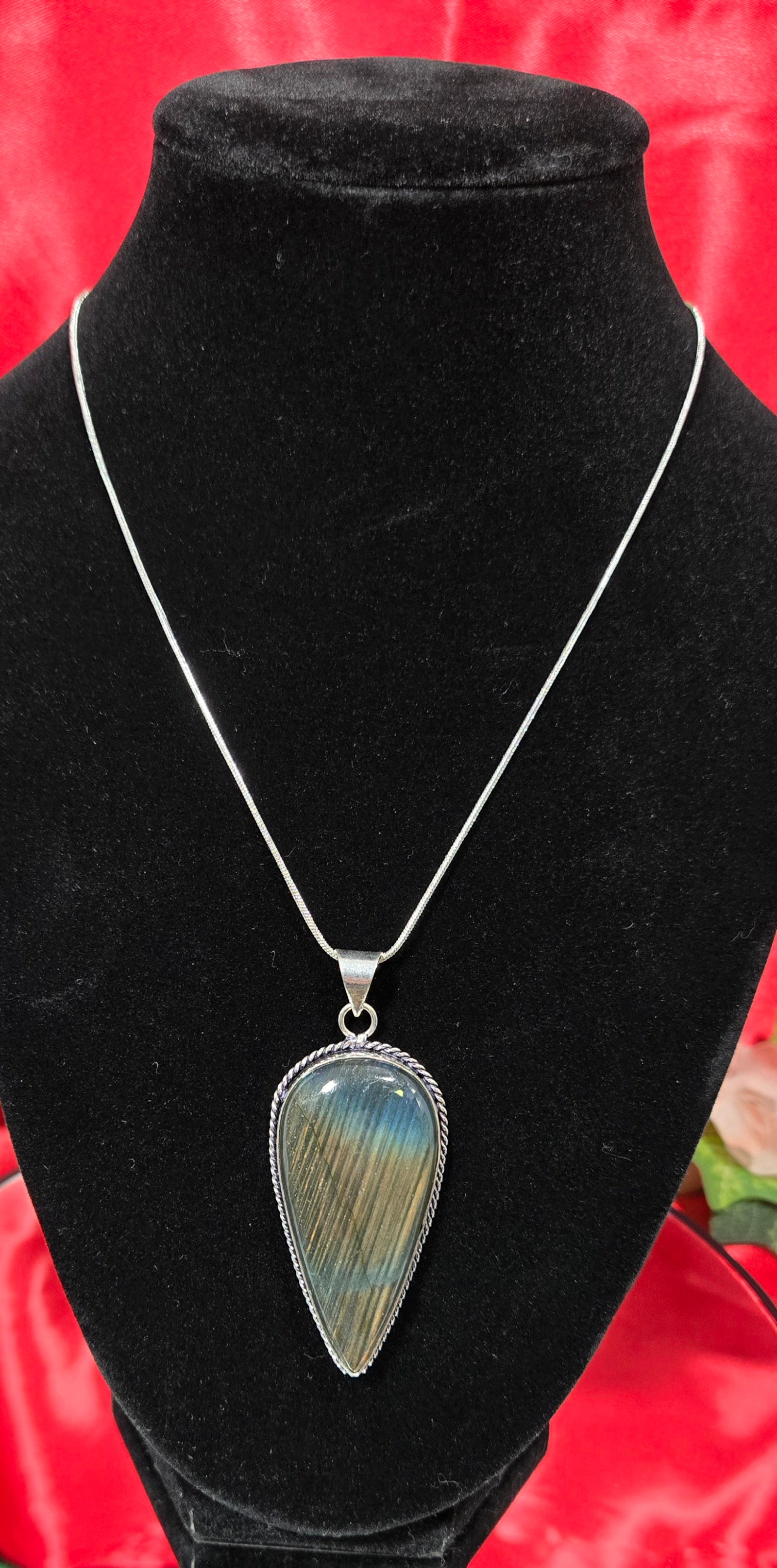 LABRADORITE PENDANT