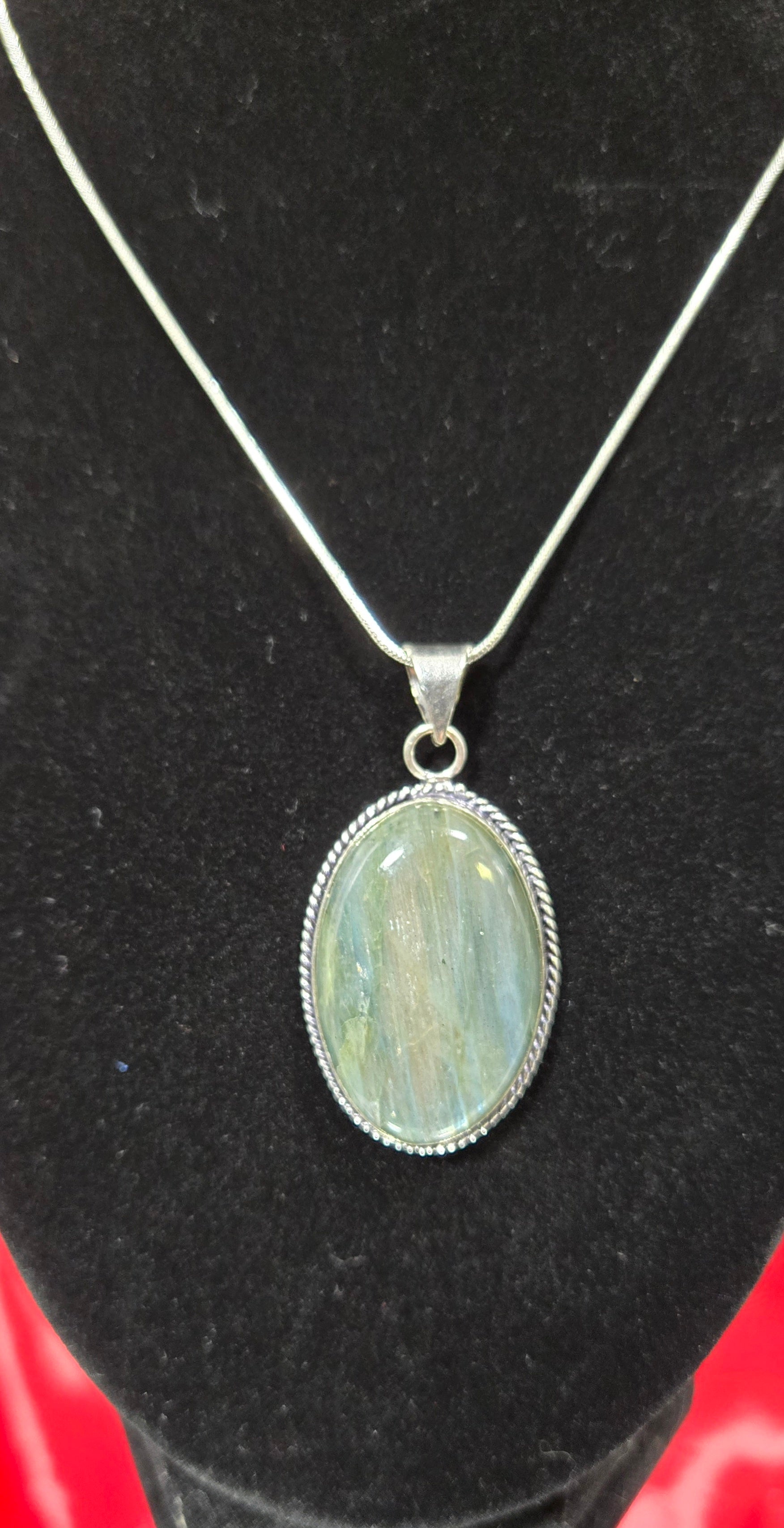 LABRADORITE PENDANT