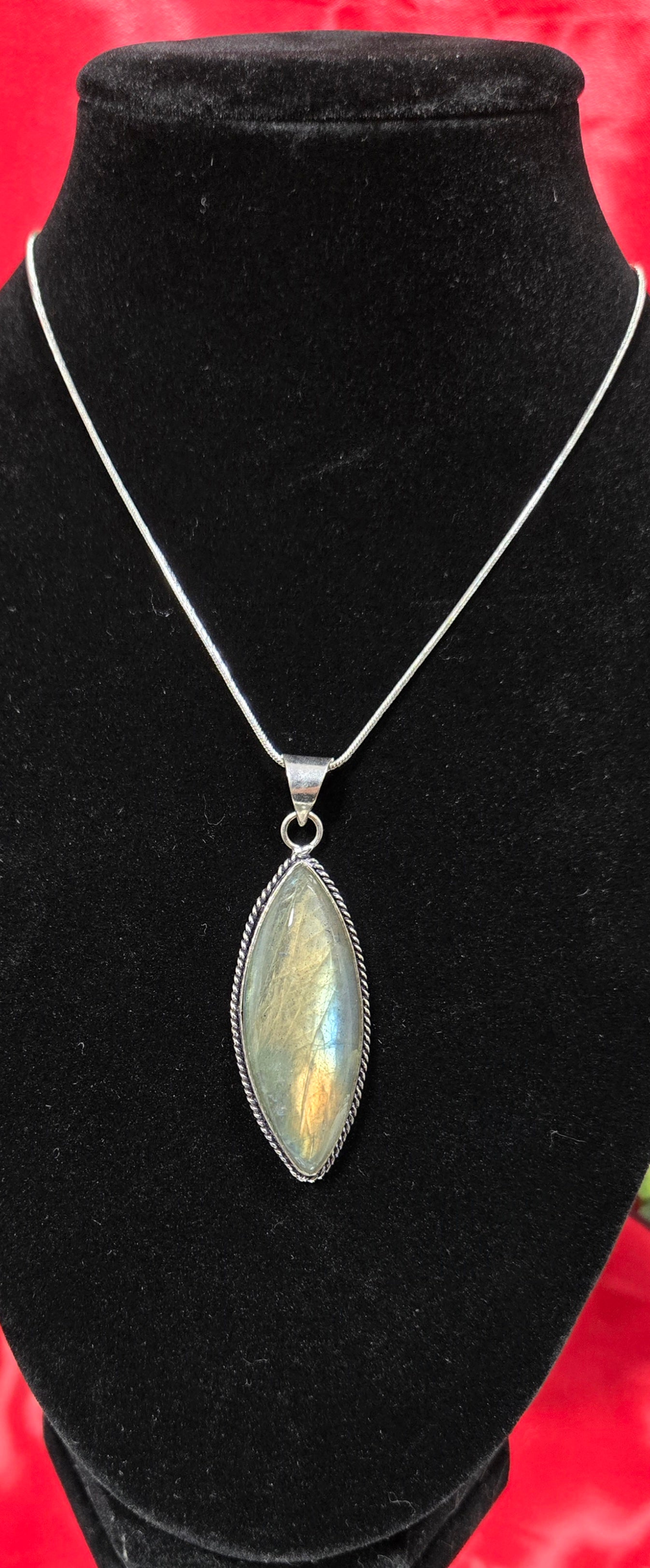 LABRADORITE PENDANT