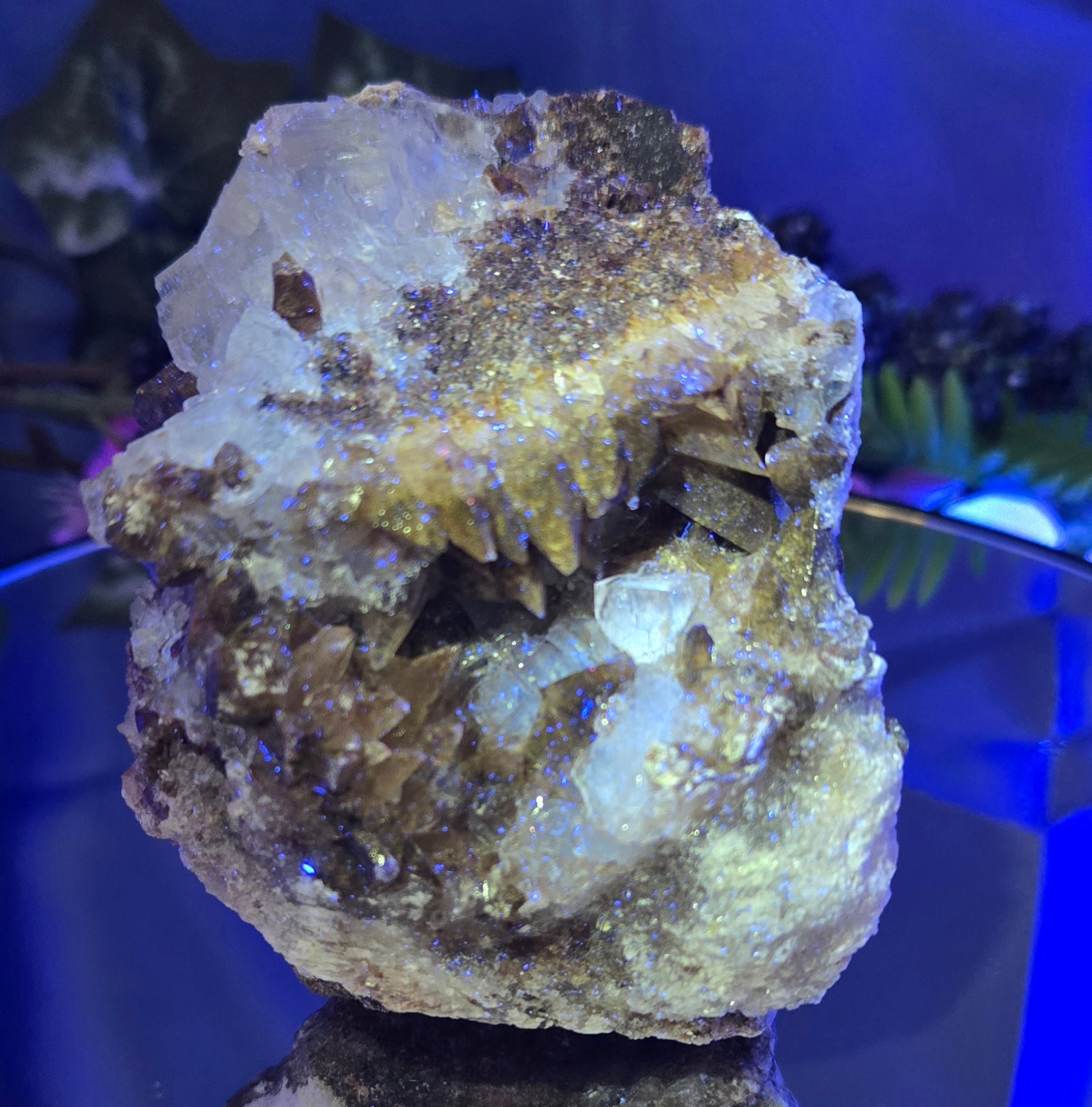 DOG TOOTH CALCITE