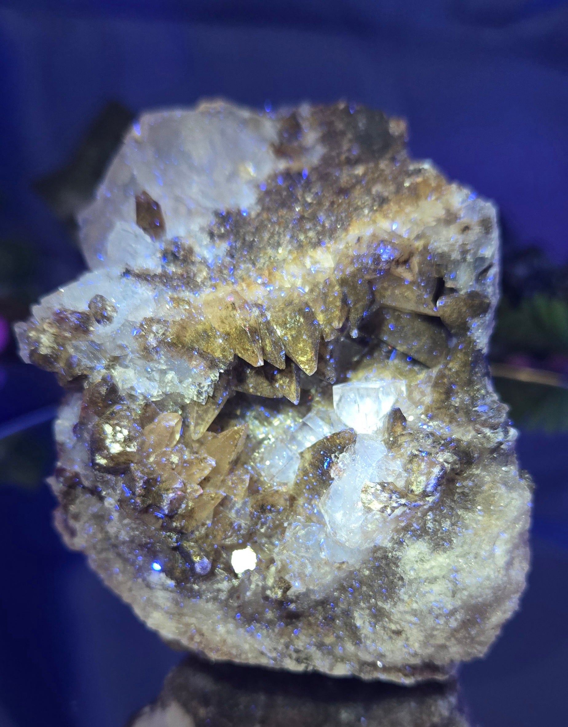 DOG TOOTH CALCITE