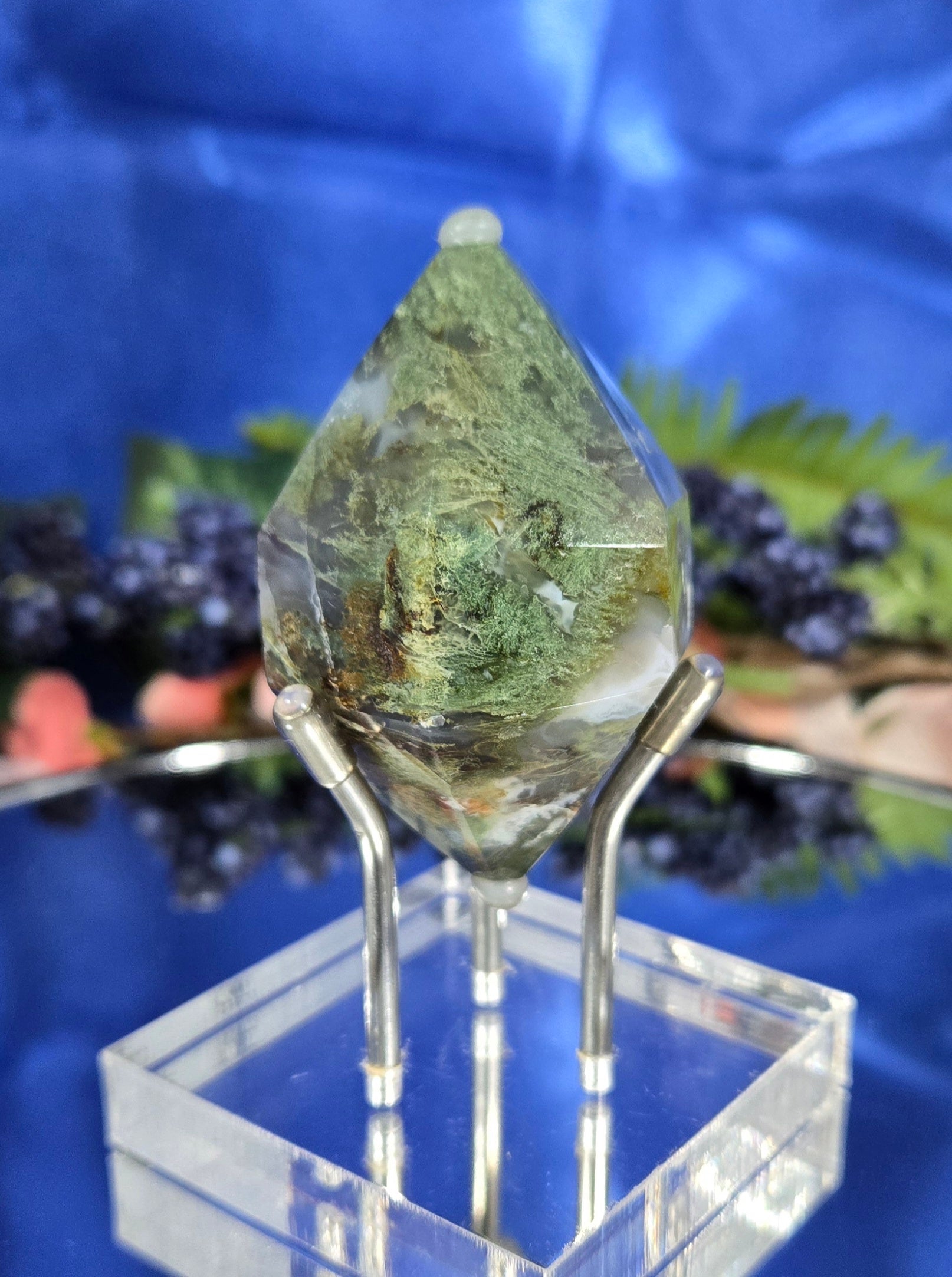 MOSS DIAMOND WITH STAND