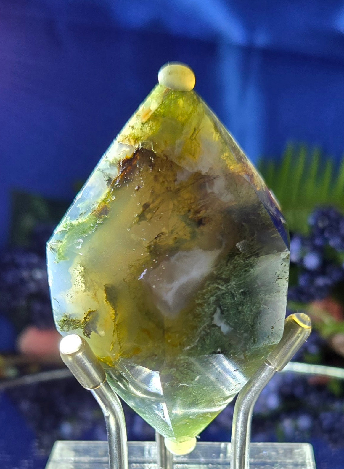 MOSS DIAMOND WITH STAND