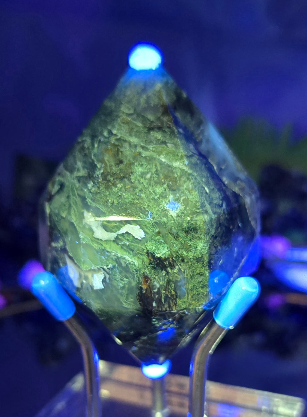 MOSS DIAMOND WITH STAND