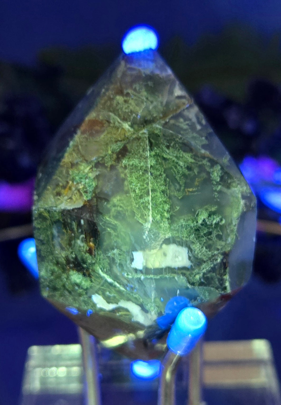 MOSS DIAMOND WITH STAND