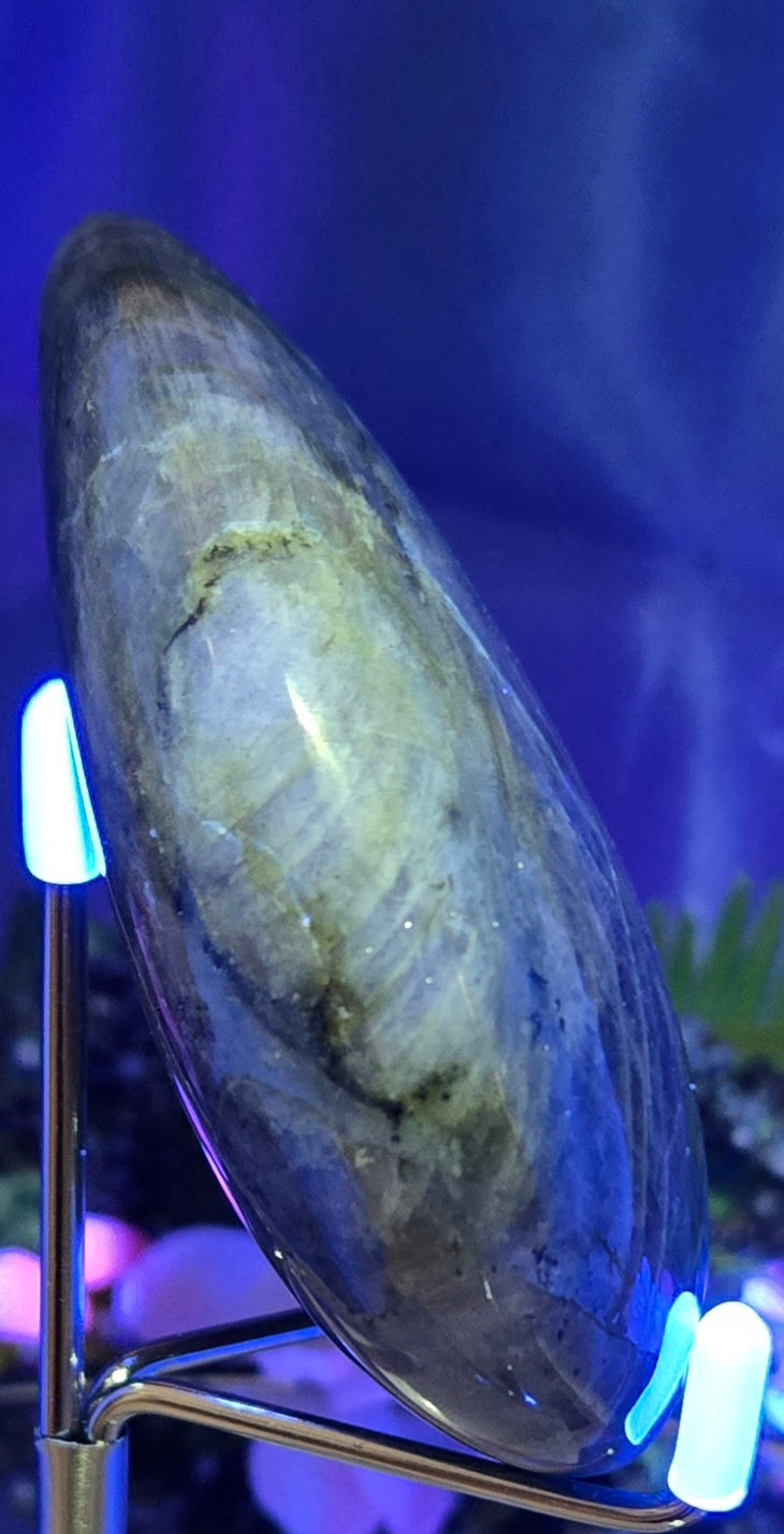 LABRADORITE MOON CARVING