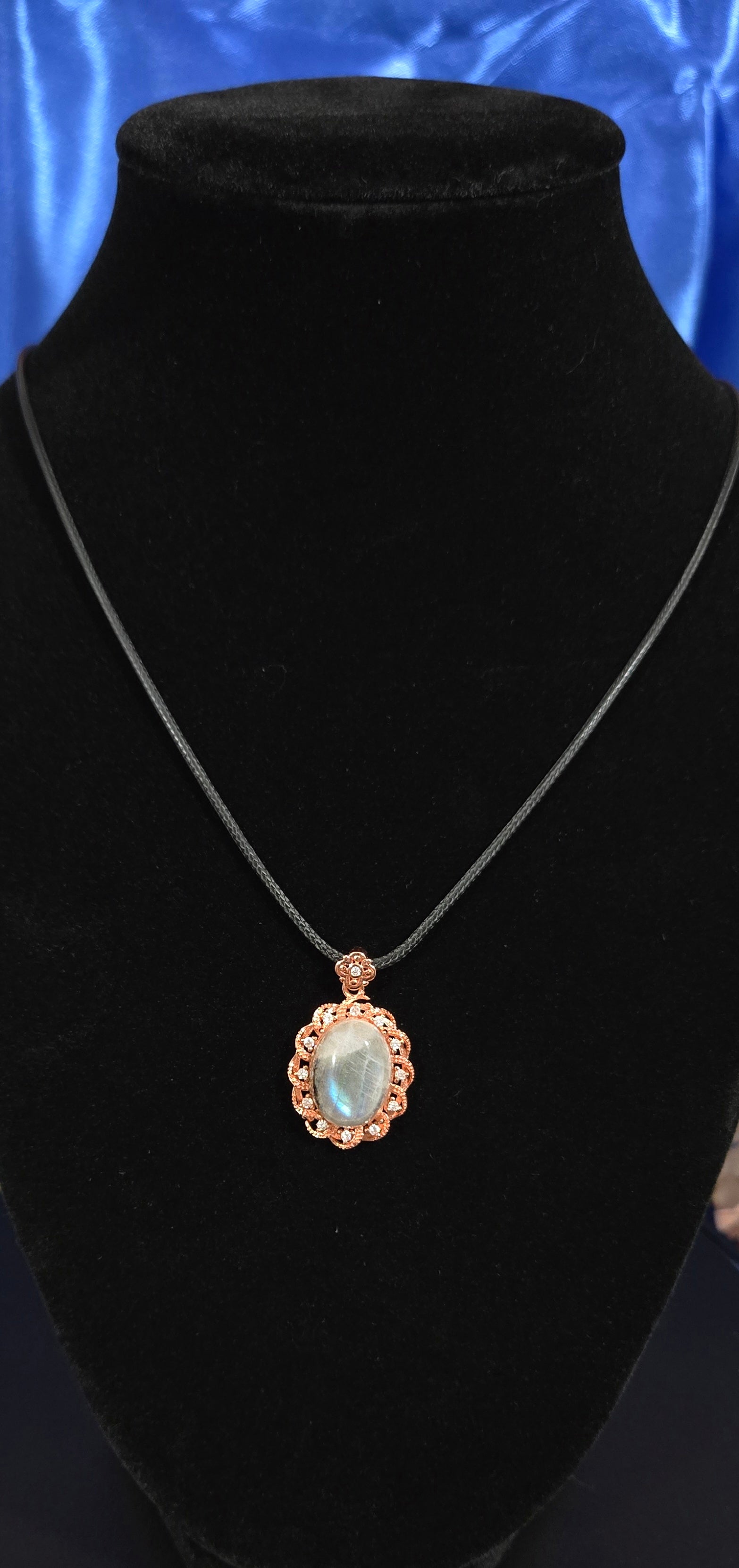 LABRADORITE NECKLACE