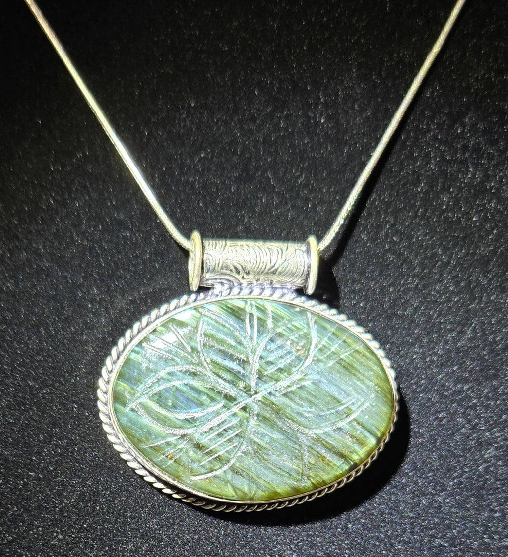 LABRADORITE NECKLACE