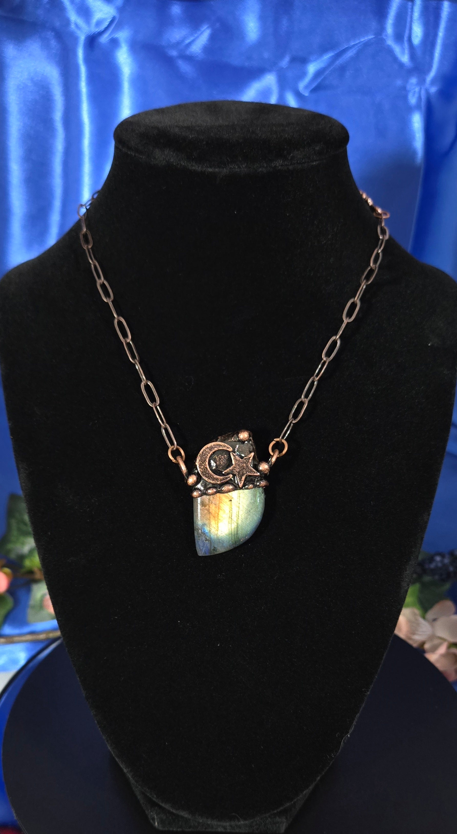 LABRADORITE NECKLACE