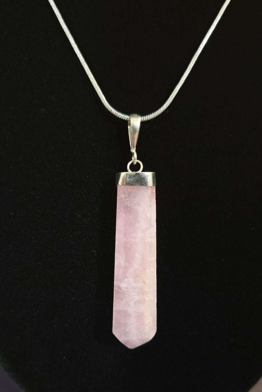 MONGANO CALCITE NECKLACE
