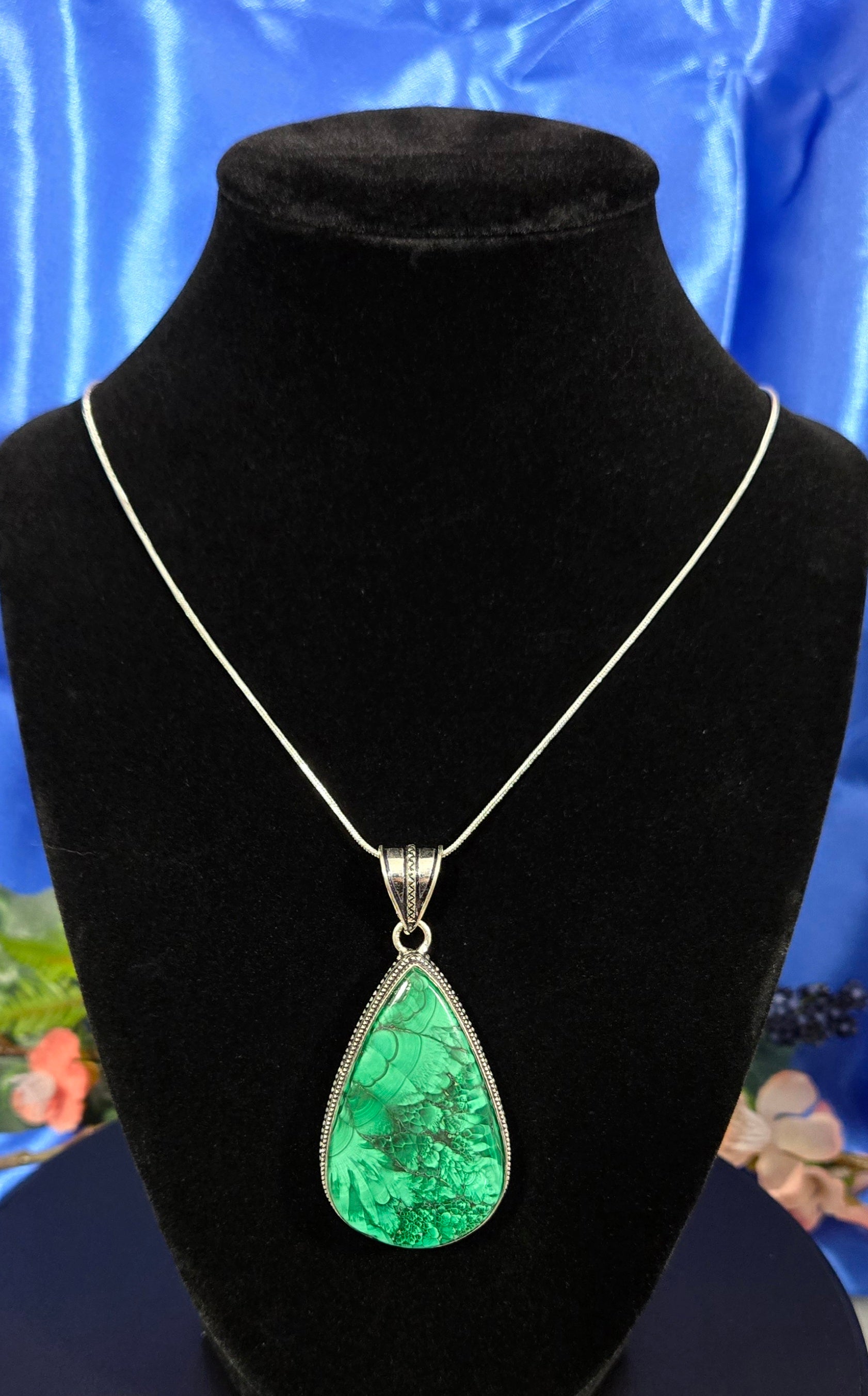 MALACHITE NECKLACE