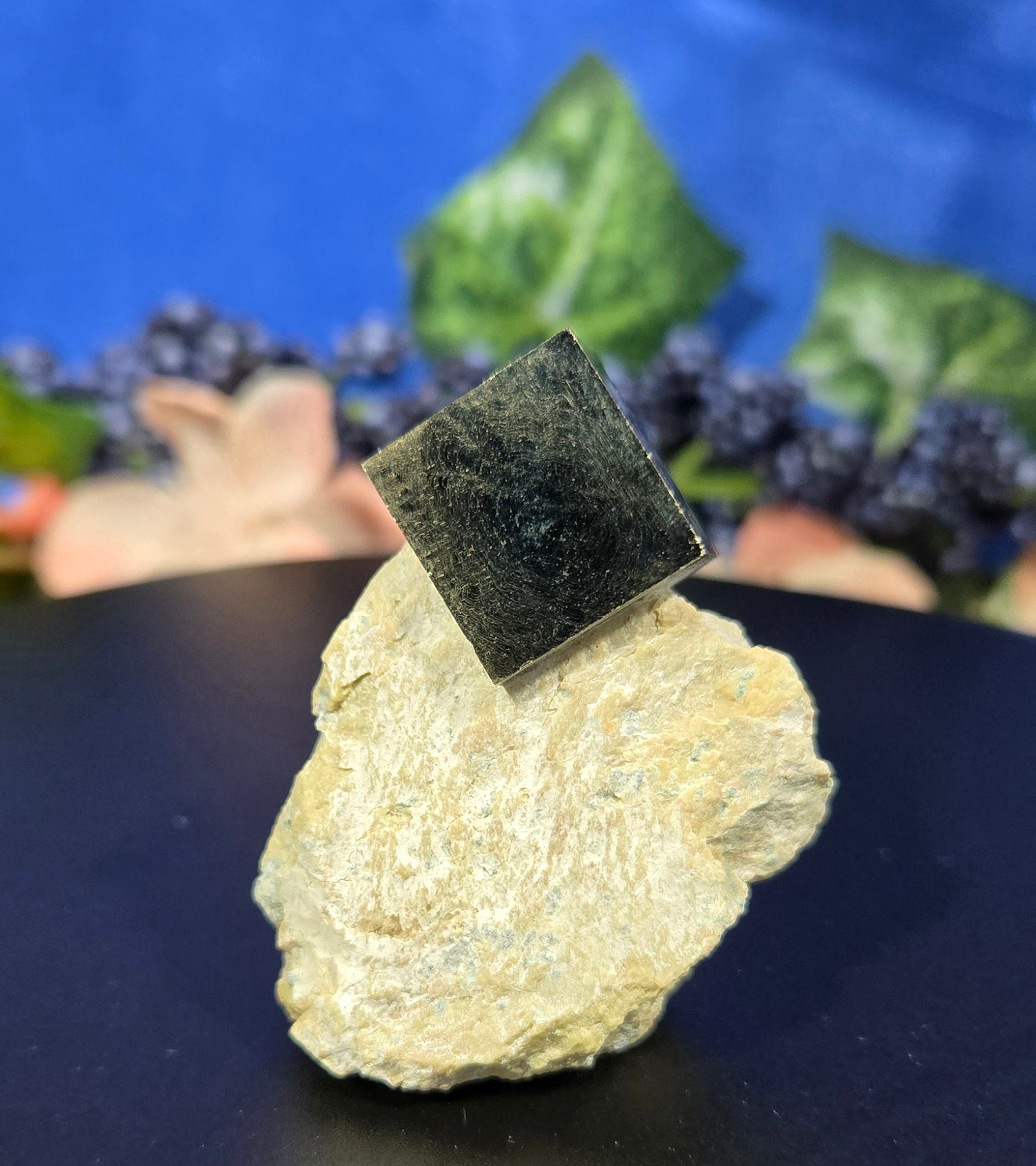 PYRITE ON BARITE