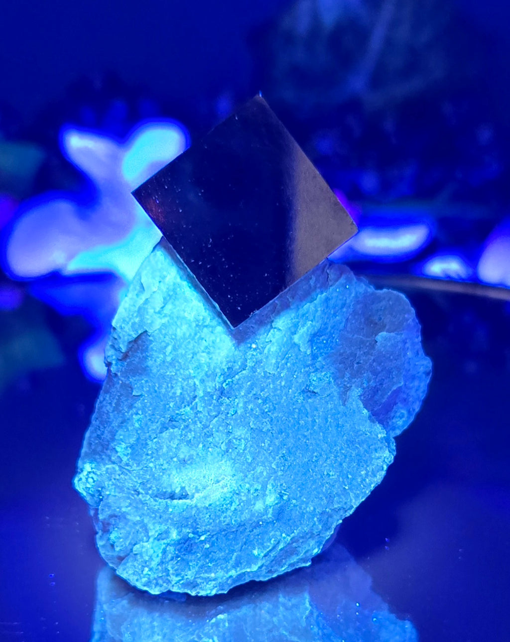 PYRITE ON BARITE