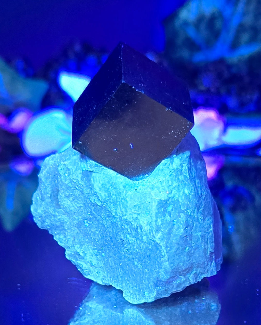 PYRITE ON BARITE