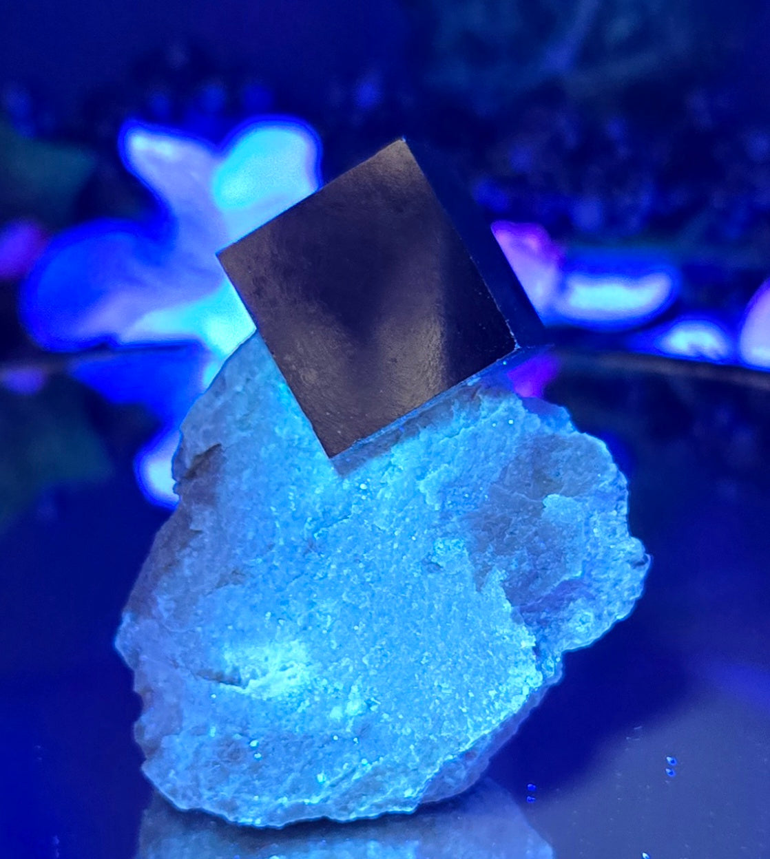 PYRITE ON BARITE