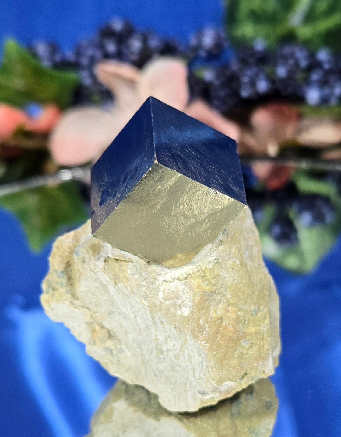 PYRITE ON BARITE