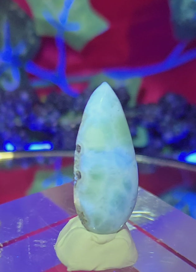 LARIMAR CABOCHON
