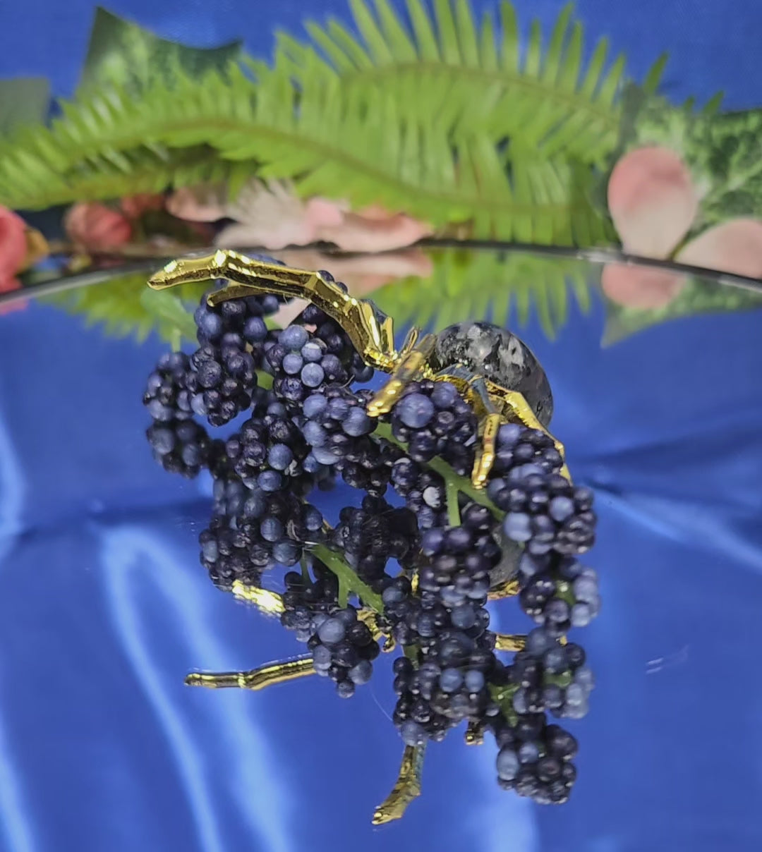 LARVAKITE SPIDER