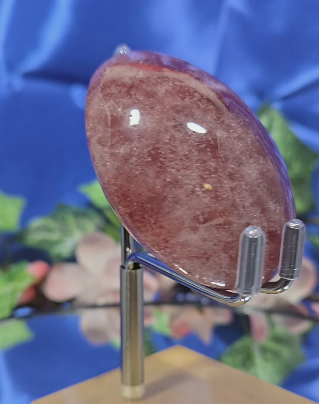 STRAWBERRY QUARTZ PALM STONE