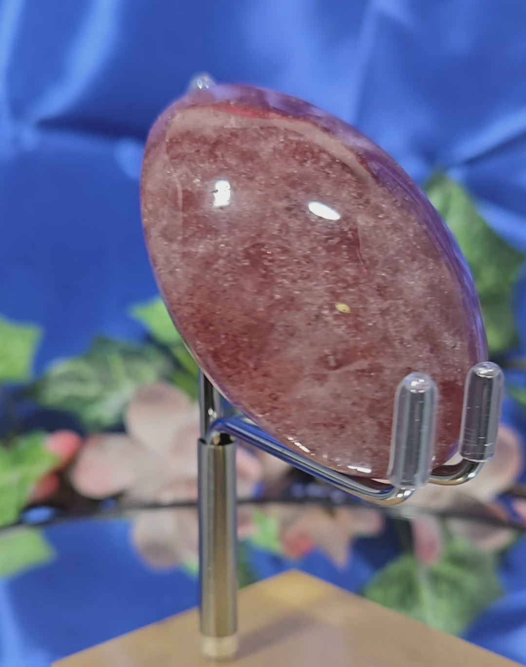 STRAWBERRY QUARTZ PALM STONE