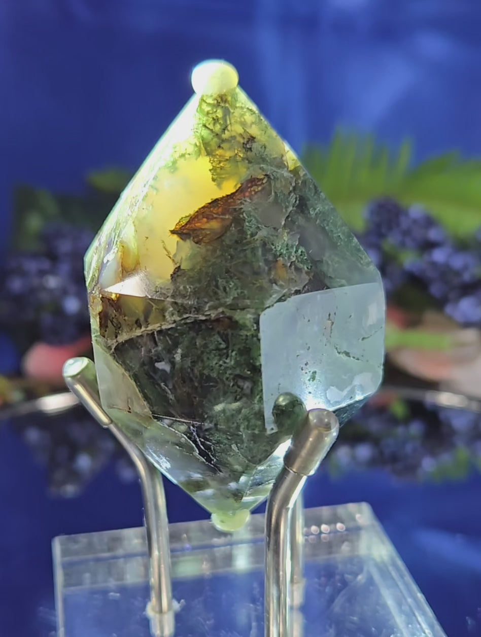 MOSS DIAMOND WITH STAND
