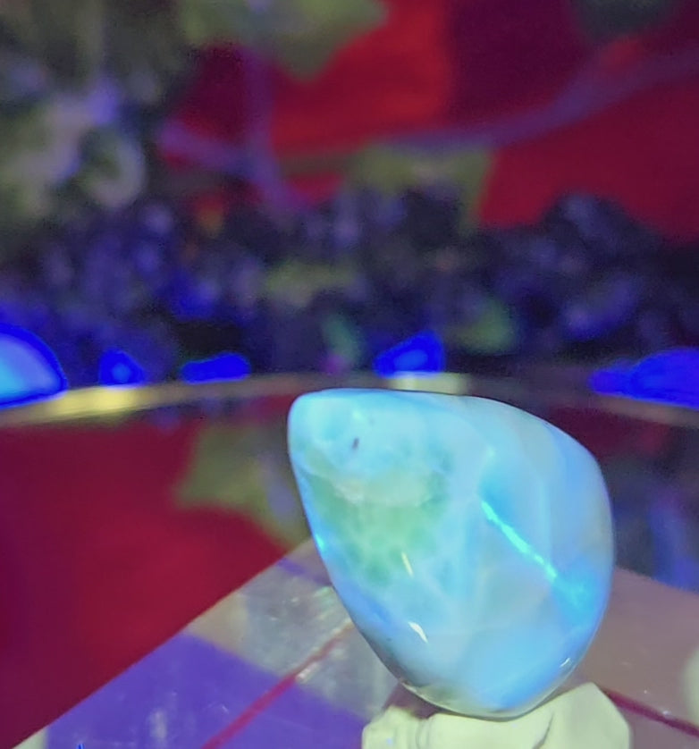 LARIMAR CABOCHON