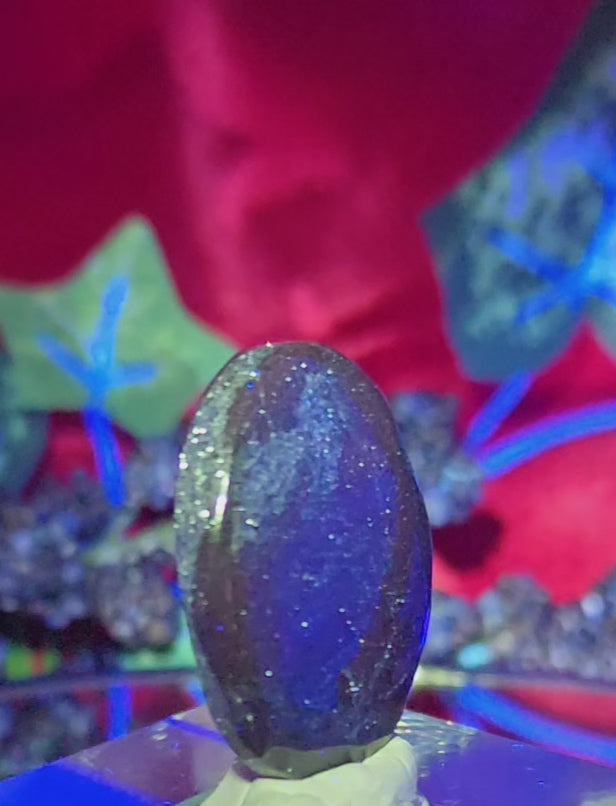 HEMATITE CABOCHON