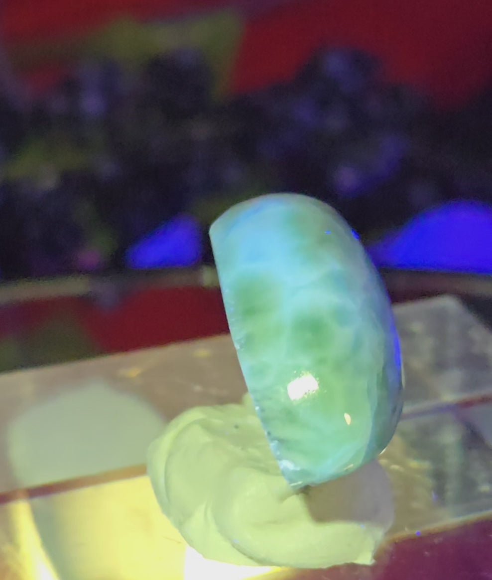 LARIMAR CABOCHON