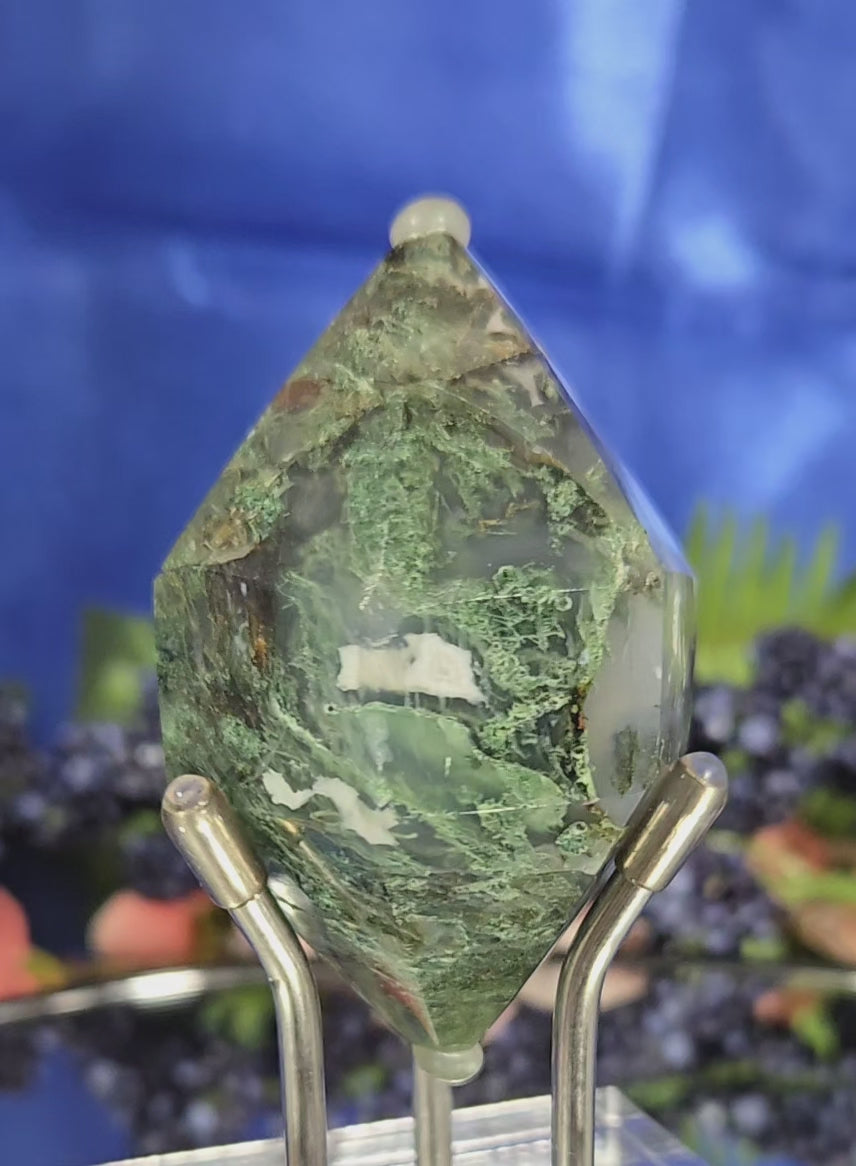MOSS DIAMOND WITH STAND
