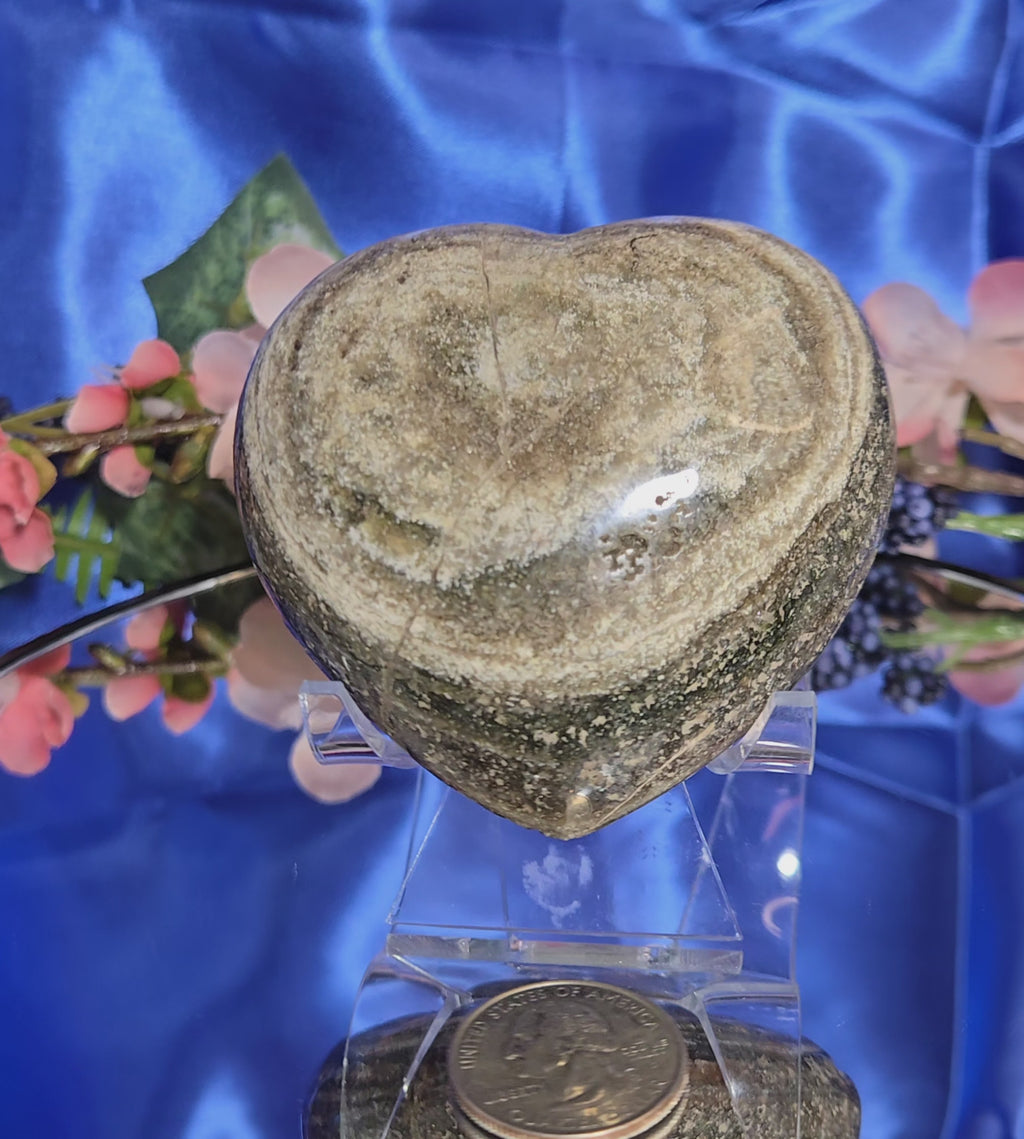 GOLDEN OBSIDIAN HEART
